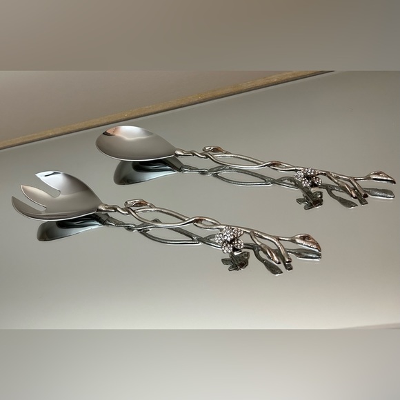 NWOT Set of 2 Silver Serves, Cookware, Dinnerware, Home Kitchen Servers. - Picture 2 of 6